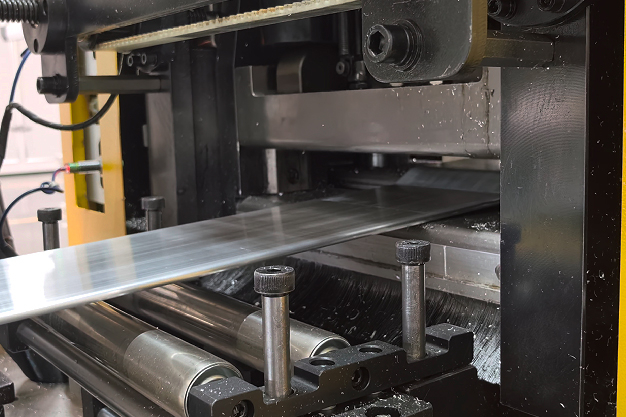 Bending For flat bending, vertical bending and special angle forming.